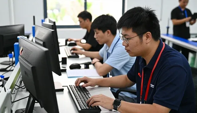 厂房车间需求促进定制化网站开发不断升级